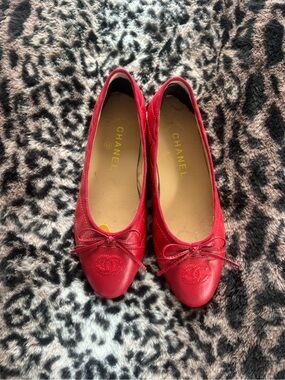 CHANEL Red Leather Ballet Flats with Bow & CC Emblem